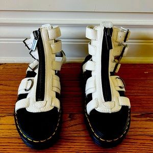 Dr. Martens BRAND NEW OLSON ZIPPED LEATHER STRAP SANDALS white size 7